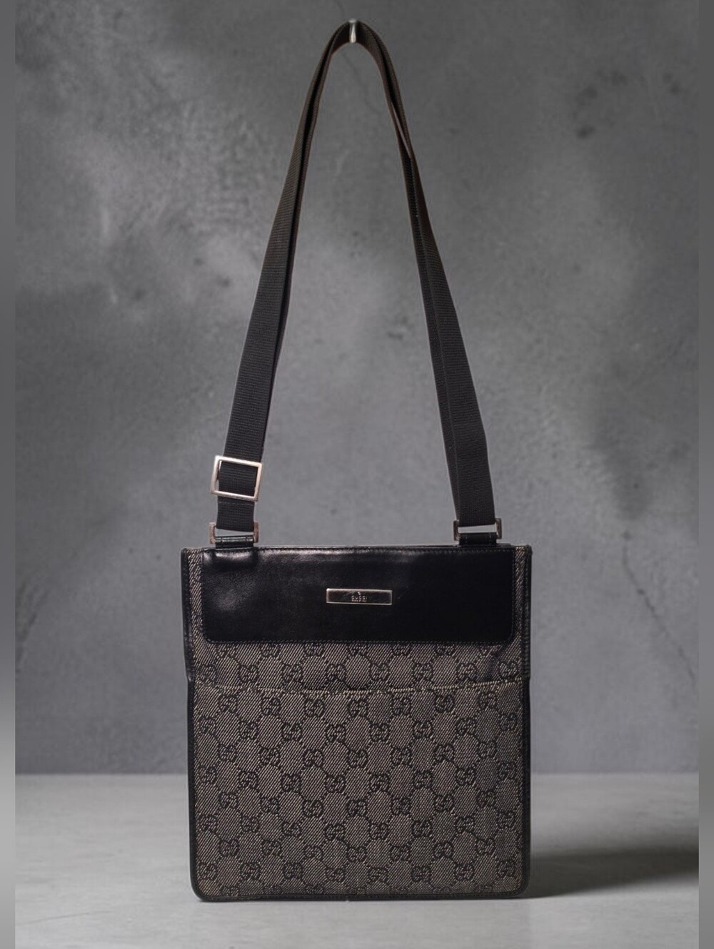 Gucci Vintage Black GG Canvas Flat Messenger Crossbody Bag Unisex